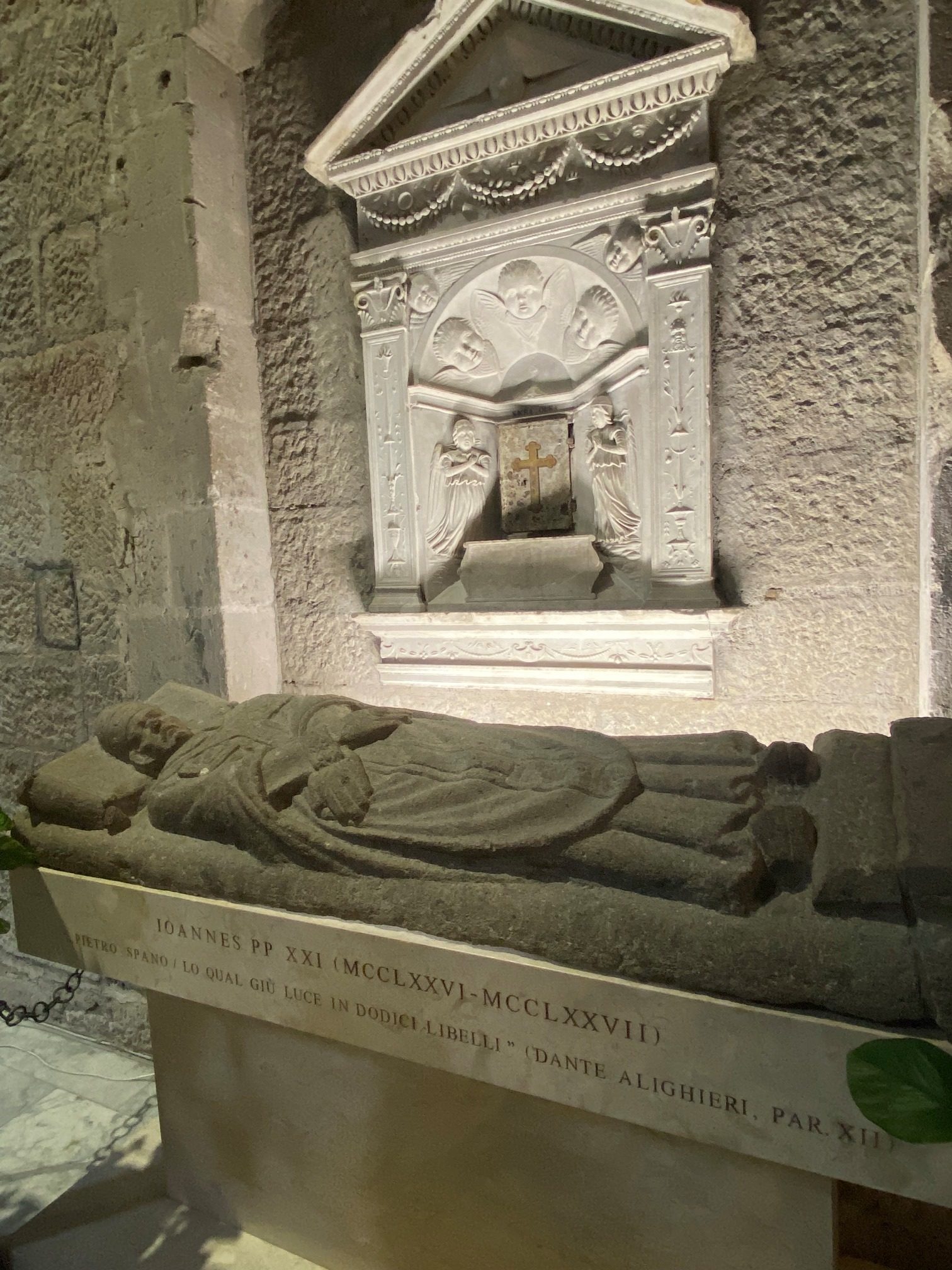 Peter%20of%20Spain%27s%20tomb%2C%20Viterbo%20%28by%20Maria%20Giovanna%20Proietti%29%20%284%29.JPG